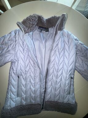 Patagonia Women's Light purple Quilted Puffer Jacket with Sherpa Trim vintage